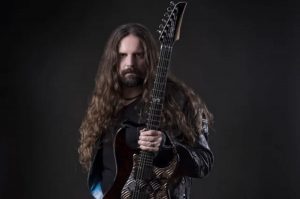 Andreas Kisser de Sepultura dénonce la montée des extrêmes dans la société et la politique : « On dirait qu&rsquo;on fait marche arrière »