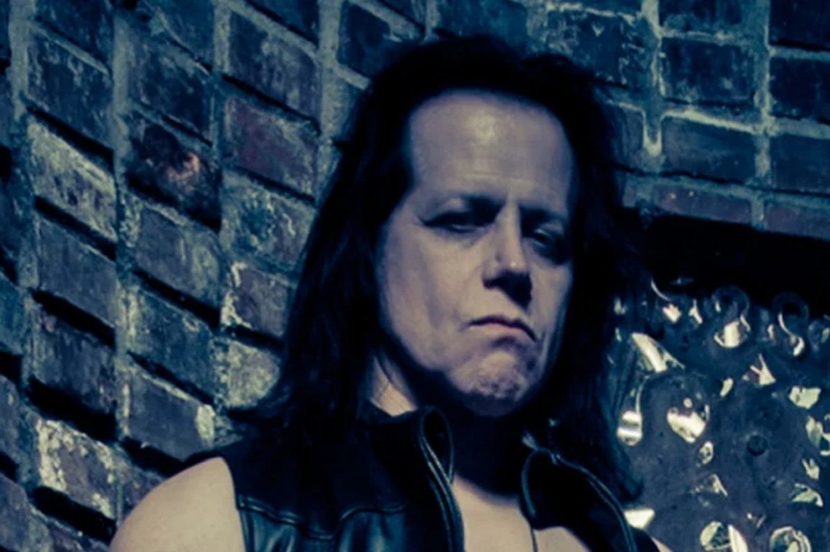 Un symbole choquant sur le merchandising de Danzig : Glenn Danzig au cœur d’une vive polémique