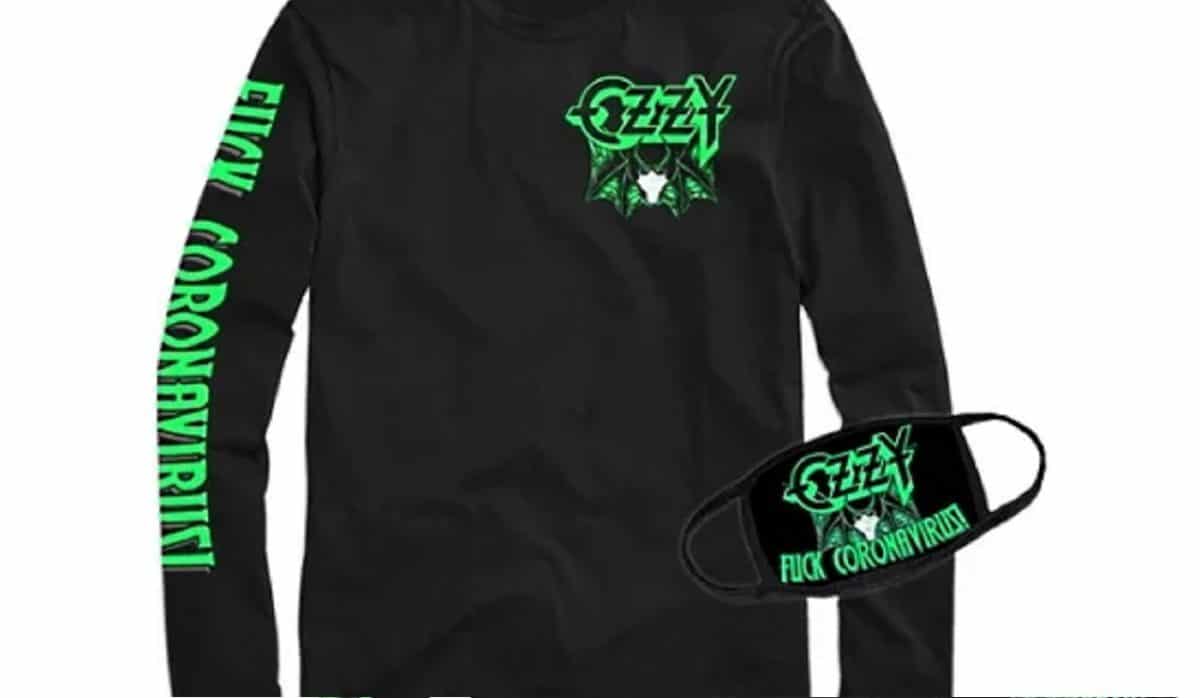 Ozzy Osbourne vend un t-shirt et un masque en référence à son incident de morsure de chauve-souris : « F**k Coronavirus »