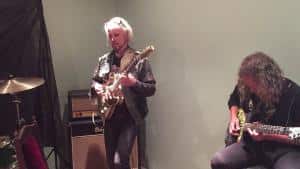 Kirk Hammett de Metallica, Charlie Bentante de Anthrax et John 5 font un jam sur du Black Sabbath !