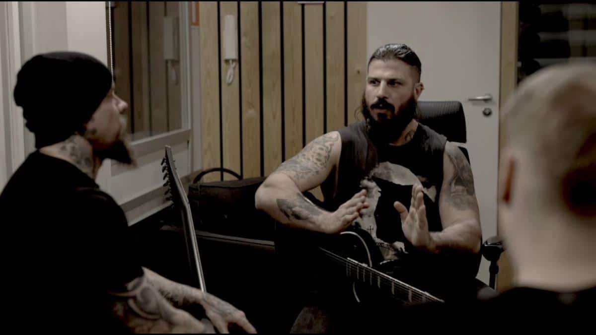 Wolfheart sort une nouvelle chanson, The Hammer