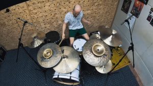 Regardez le batteur de Jinjer jouer Retrospection !