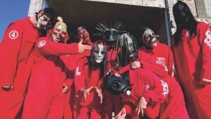 Slipknot explique pourquoi la version originale de Spit It Out a été gardée sur l’album : “Il y avait une ambiance particulière…”