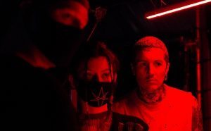 Bring Me The Horizon reporte la sortie de son nouveau single Parasite Eve