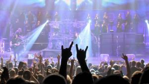 Regardez Dream Theater jouer 27 minutes de Metal Progressif grandiose sur scène !