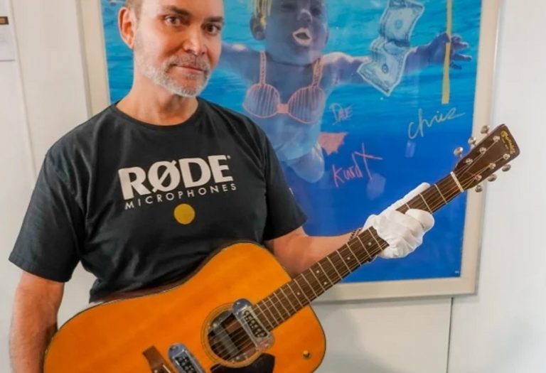 Nirvana : La guitare utilisée par Kurt Cobain lors du MTV Unplugged s’est vendue aux enchères pour 6 millions de dollars