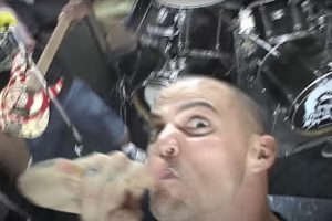 Un concert de Death Metal a valu à Steve-O d&rsquo;être expulsé de son immeuble