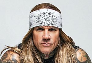 Stix Zadinia de Steel Panther parle de sa rencontre avec Prince : « C&rsquo;était un sacré trou du c*l »