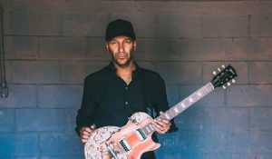 Tom Morello (Rage Against The Machine) à propos de la fois où il a repris AC/DC en concert : “C’était un moment historique”