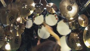 Blitzkrieg Bop de The Ramones avec de la batterie Death Metal