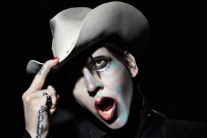 Le représentant de Marilyn Manson affirme que son virage apparent vers le christianisme “ne regarde personne”