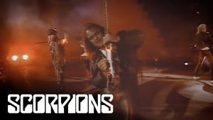 Regardez Scorpions jouer In The Flesh? lors de son concert légendaire The Wall