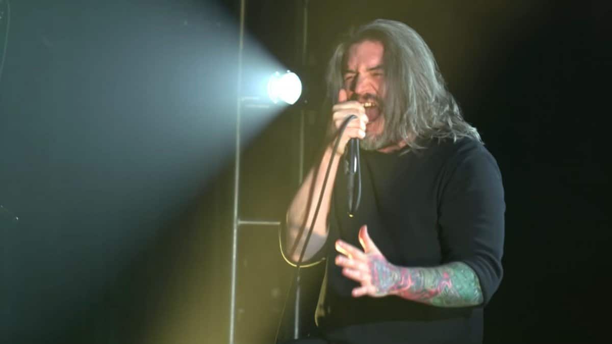 Regardez Suicide Silence jouer Disengage dans le cadre de sa tournée mondiale virtuelle