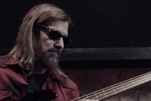 L&rsquo;ancien bassiste de Megadeth, James Lomenzo, déclare que le PDG de Spotify, Daniel Ek, « devrait être en prison »