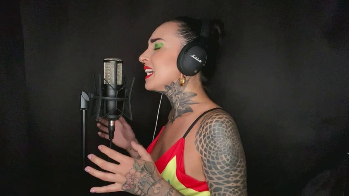 Regardez Tatiana Shmayluk de Jinjer chanter Judgement (& Punishment) en live !