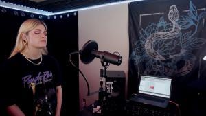 Regardez Courtney LaPlante de Spiritbox chanter Holy Roller en live !
