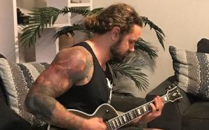 Tim Lambesis de As I Lay Dying est en studio pour son nouveau projet parallèle