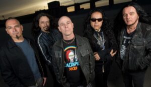 “On y croit vraiment” : John Bush évoque la puissance des nouveaux titres d’Armored Saint, le mixage de Jay Ruston et une sortie échelonnée sur 2026
