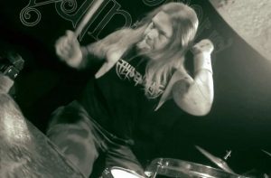 L&rsquo;ex-batteur de Amon Amarth, Fredrik Andersson, accuse ses anciens camarades de lui avoir « volé » son « héritage »