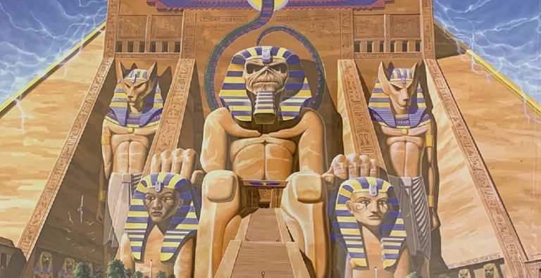 Powerslave de Iron Maiden : 13 faits que seuls les grands fans connaissent