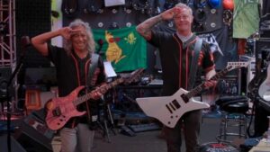 Regardez Metallica interpréter l&rsquo;hymne national américain avant un match de baseball