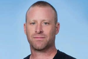 Mike Kroeger de Nickelback espère que le prochain album du groupe sera “plus lourd” : “C’est ce qui me fait vibrer”