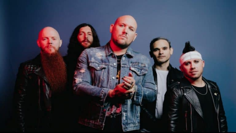 Atreyu sort son premier single sans le chanteur Alex Varkatzas