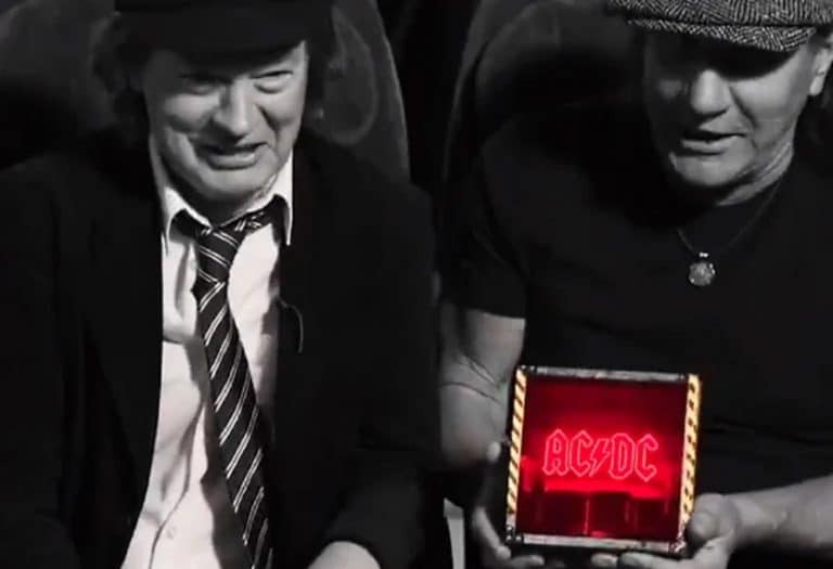 AC/DC : Premier aperçu de la boîte lumineuse deluxe de Power Up