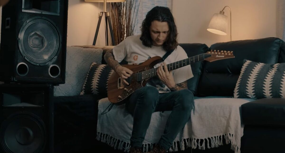 Erra publie un playthrough de Snowblood avec Jesse Cash à la guitare