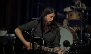 Regardez Foo Fighters jouer un concert acoustique au Troubadour