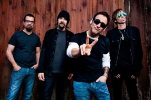 Godsmack reçoit un disque de platine pour son single Bulletproof