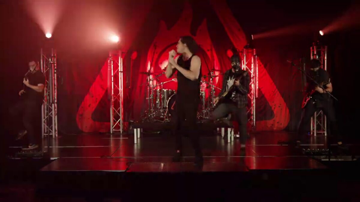 Regardez In Hearts Wake jouer Crisis / Worldwide Suicide en live