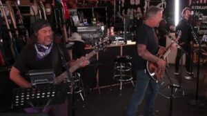 Metallica partage un extrait de Live & Acoustic From HQ, son prochain événement caritatif en streaming
