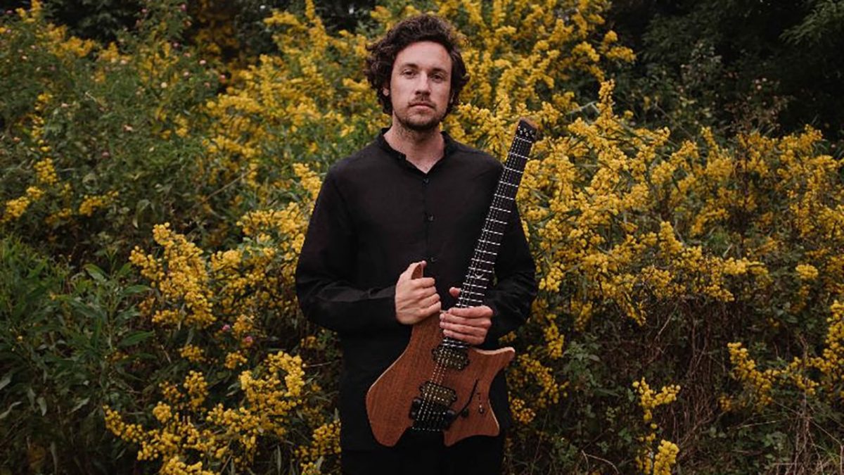 Plini propose de changer l&rsquo;industrie de la musique en créant des labels basés sur « l&rsquo;éducation » plutôt que sur « l&rsquo;exploitation »