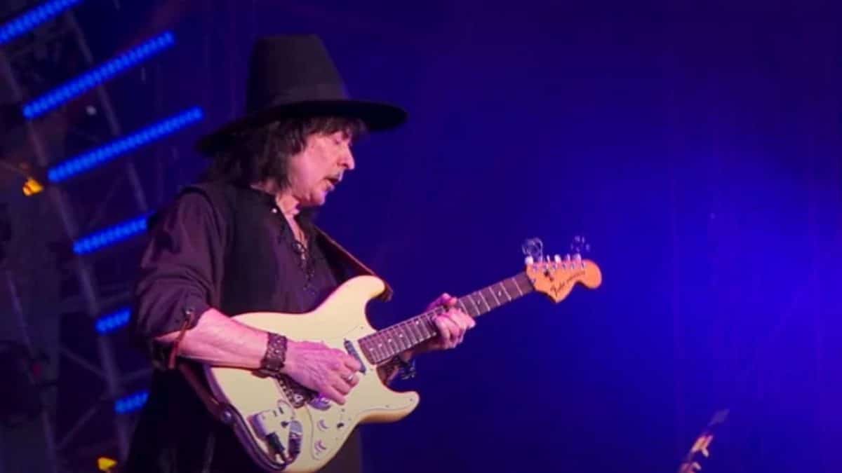 “La bouse qu’ils passent à la radio est affreuse” : Ritchie Blackmore critique la musique actuelle