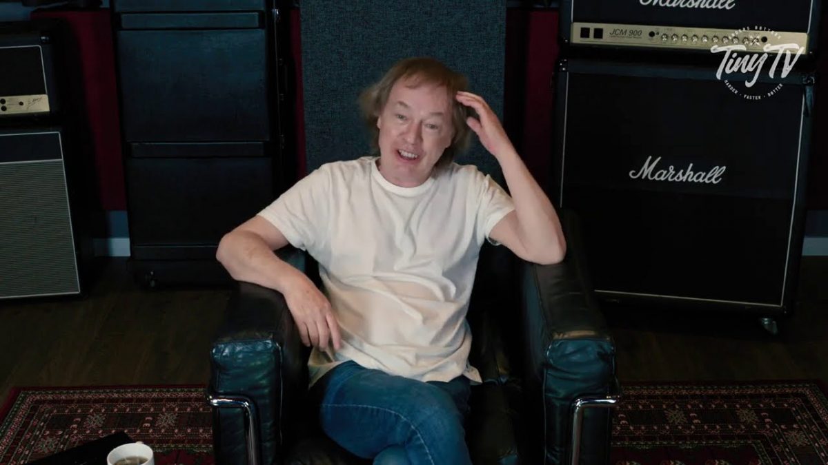 Angus Young de AC/DC se remémore le moment marquant où il a entendu Jimi Hendrix pour la première fois
