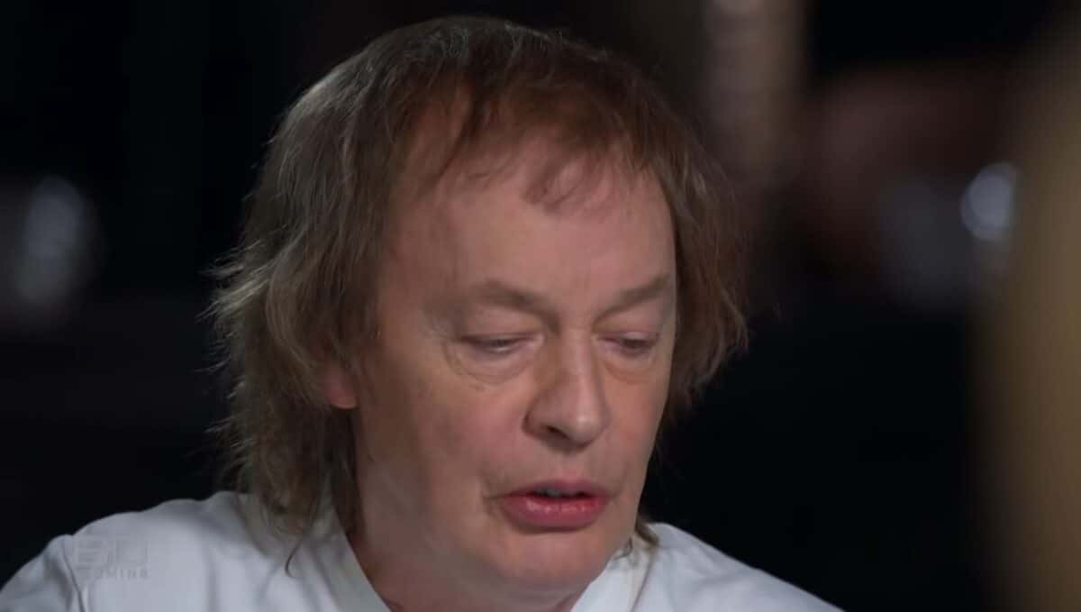 Angus Young de AC/DC est ému en parlant du « déclin » de Malcolm Young lié à sa démence