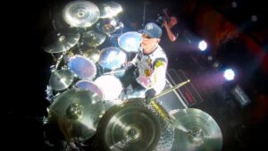 Regardez le batteur de Machine Head jouer The Rage To Overcome en live