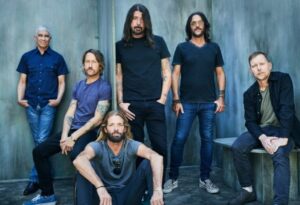 Les Foo Fighters annoncent qu&rsquo;ils vont continuer malgré la perte de Taylor Hawkins : « Nous serons un groupe différent à l&rsquo;avenir »
