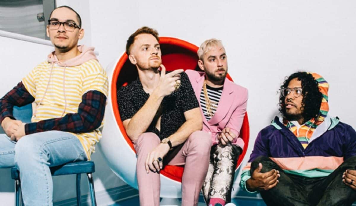 Issues enregistre un nouveau single