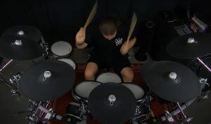 Regardez le batteur de Machine Head jouer le nouveau single du groupe, My Hands Are Empty