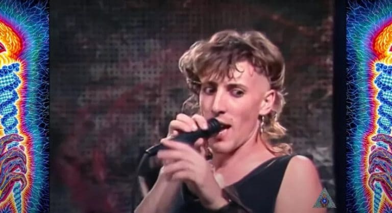 Découvrez le mulet, les sandales et les riffs pré-Tool de Maynard James Keenan dans des images télévisées inestimables de 1987