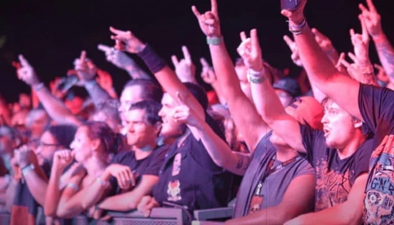 Ticketmaster clarifie son rapport sur la nécessité d’une vaccination contre le coronavirus ou d’un test négatif au retour des concerts