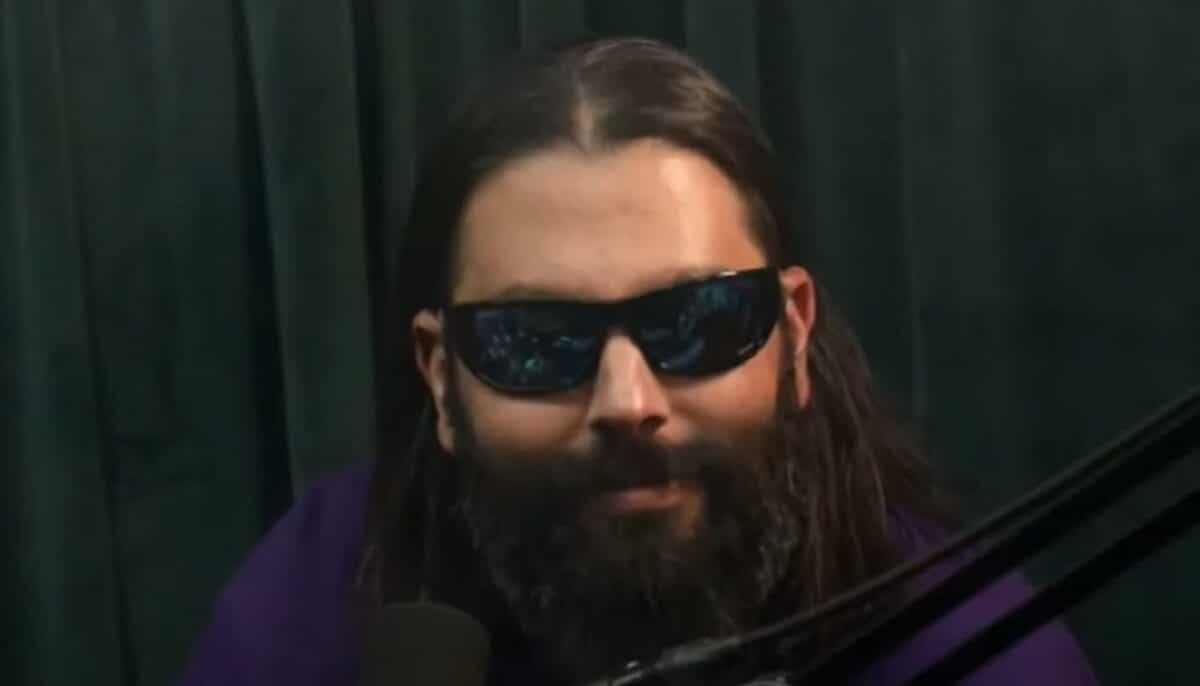Stephen Carpenter de Deftones sur le contrecoup de ses déclarations complotistes : « Je n&rsquo;ai jamais eu l&rsquo;intention de contrarier qui que ce soit »