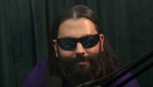 Stephen Carpenter de Deftones sur le contrecoup de ses déclarations complotistes : « Je n&rsquo;ai jamais eu l&rsquo;intention de contrarier qui que ce soit »