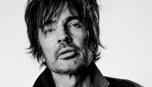 Tommy Lee (Mötley Crüe) de nouveau accusé d’agression sexuelle : une loi californienne change la donne