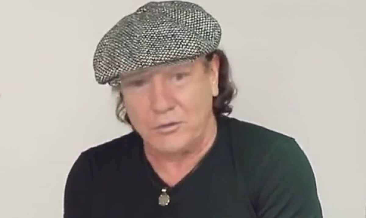 AC/DC : Regardez Donald Trump chanter Dirty Deeds Done Dirt Cheap