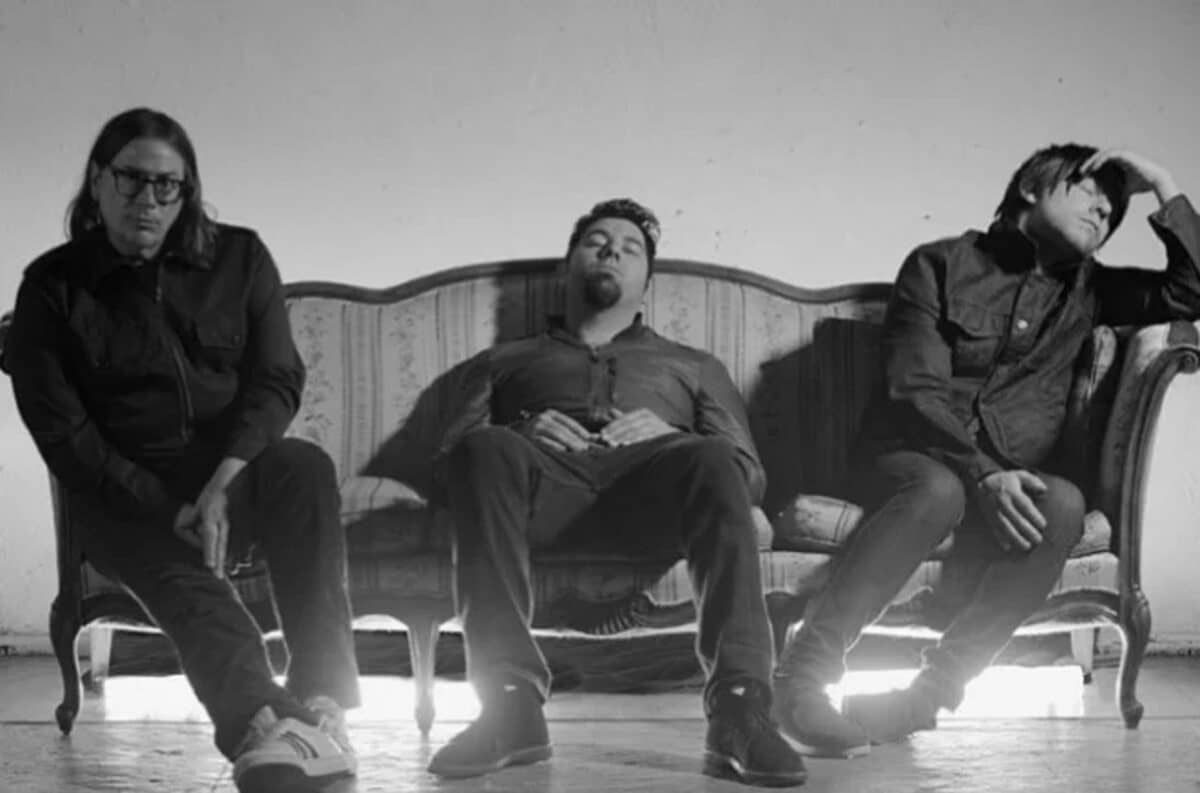 Crosses (avec Chino Moreno de Deftones) surprend ses fans en sortant son premier single en six ans