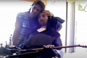 Regardez la nouvelle vidéo émouvante d&rsquo;Eddie Van Halen rendant visite à Jason Becker en 1996