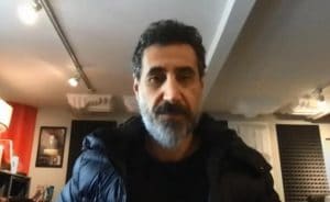 System Of A Down “n’envisage pas de faire” un nouvel album studio en ce moment, déclare Serj Tankian